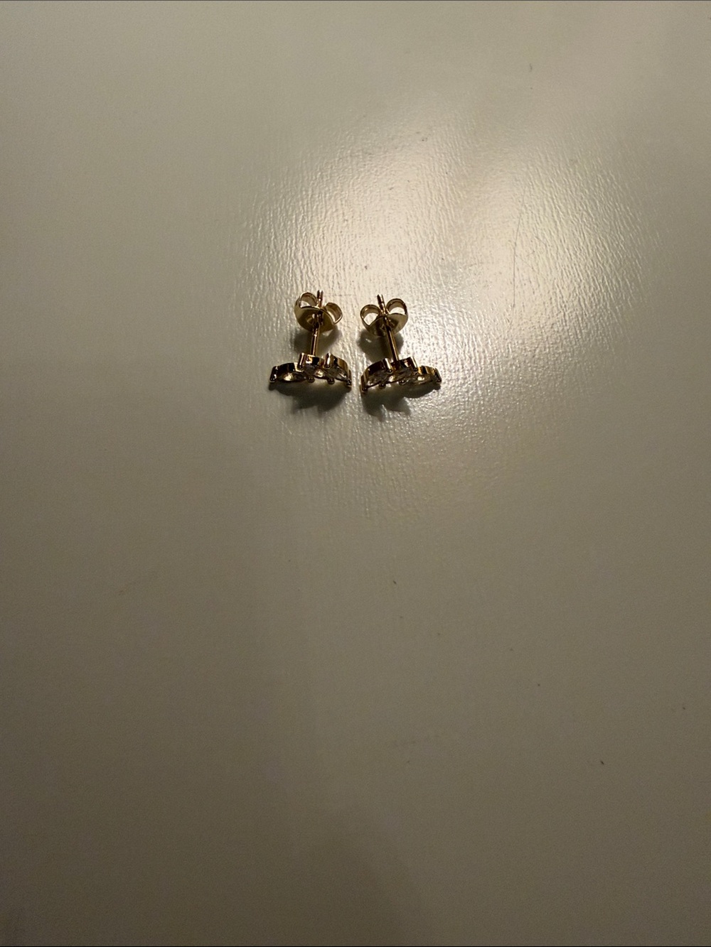 2 for $6 NWOT Costume Gold Leaf Cluster Stud Earrings - Sparkling White - Picture 3 of 3
